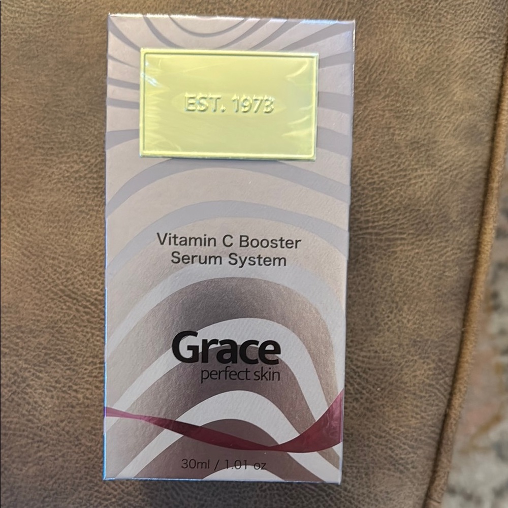 Grace Vitamin C Booster Serum - Silver and Cream